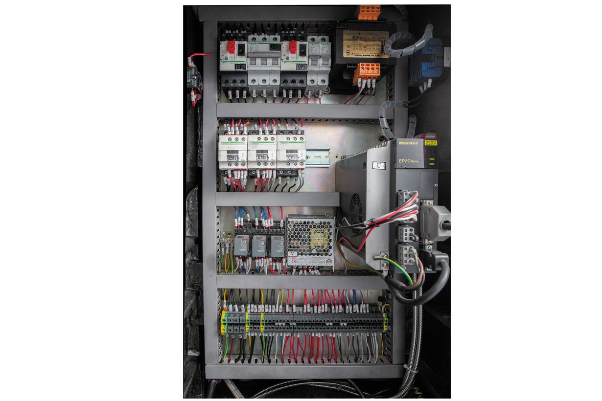 JET JUM-1153VXL DRO универсальный фрезерный станок